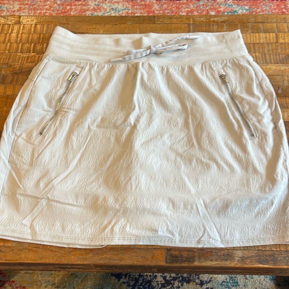 Gray active skirt with shorts